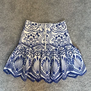 Zara kjol - Säljer min kjol från Zara i storlek XS för att den har blivit för liten.