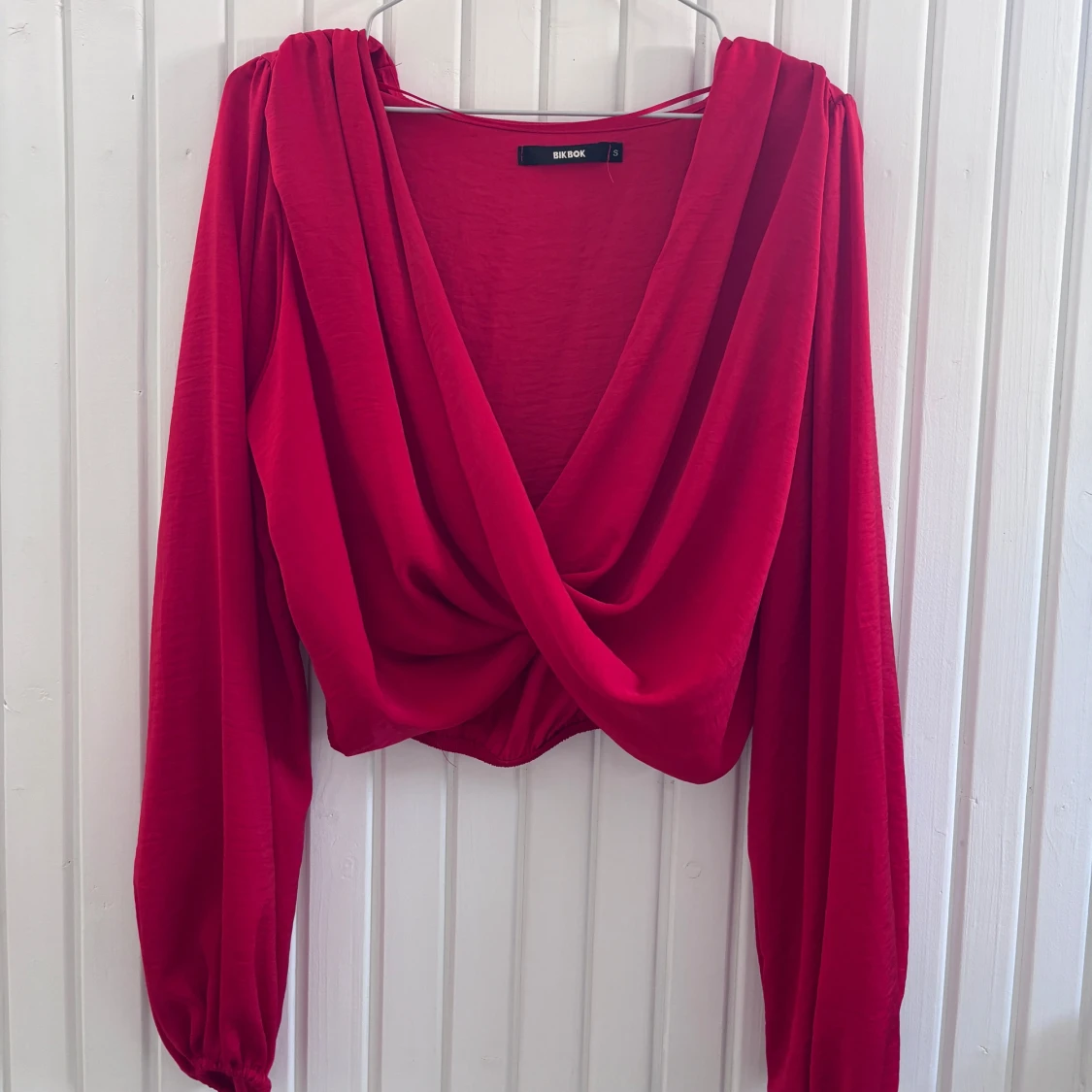 Röd omloblus från Bik Bok