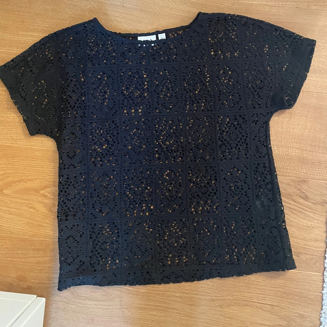 Svart spetsblus från Vila, stl S - 3