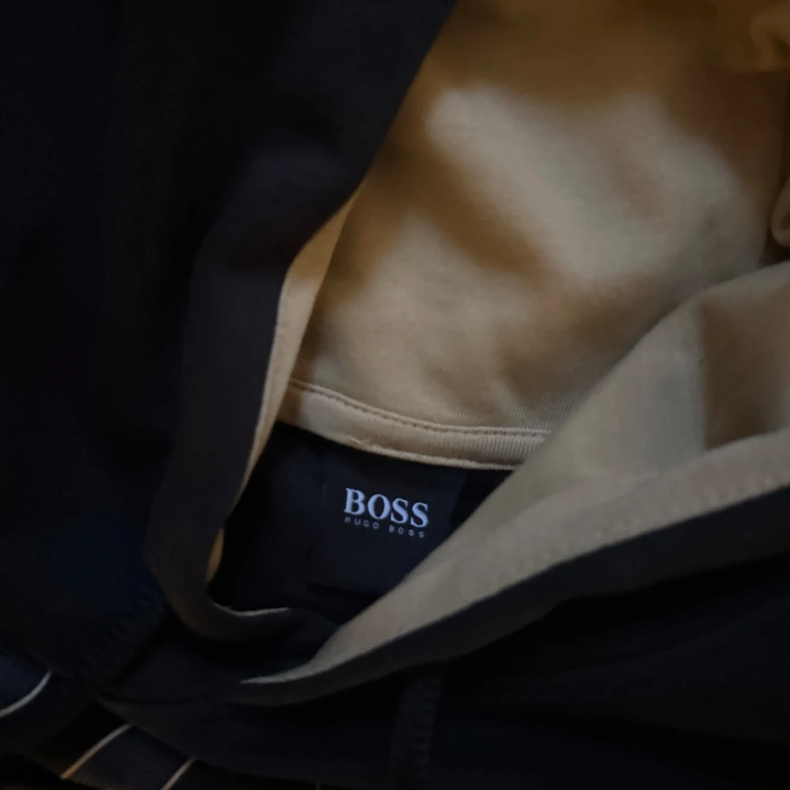 Svart hoodie från Hugo Boss - 2