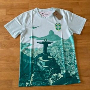 Fotbollströja - Otroligt snygg special brazilian kit från 25/26 helt ny i storlek M. Tröjan har fortfarande lappen kvar eftersom den aldrig har används