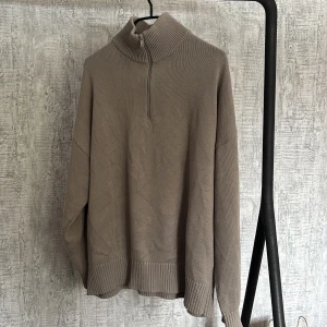 Zara- 3/4 zip - En sweatshirt med hög krage från Zara 