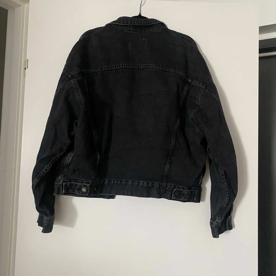 Svart jeansjacka, pull&bear - 1