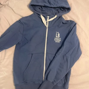 Blå zip hoodie - Blå zip hoodie