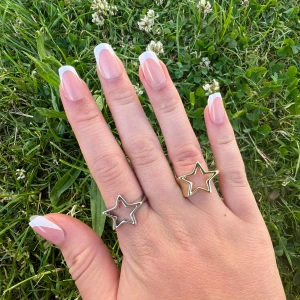 Stjärn ringar i guld och silver  - 89kr styck 