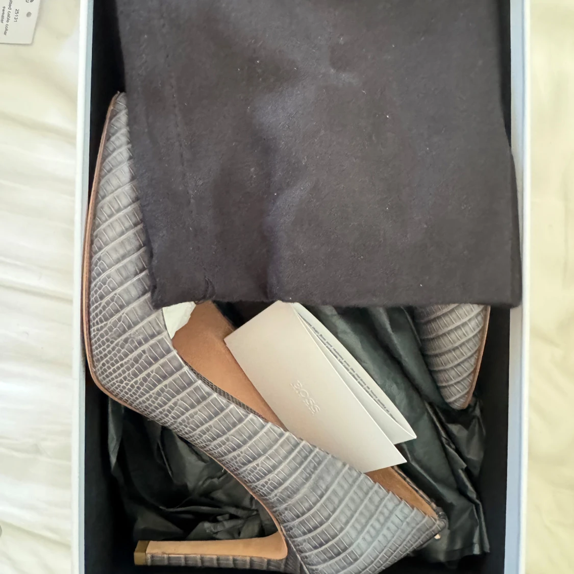 Grå klackar med reptilmönster från BOSS - 1