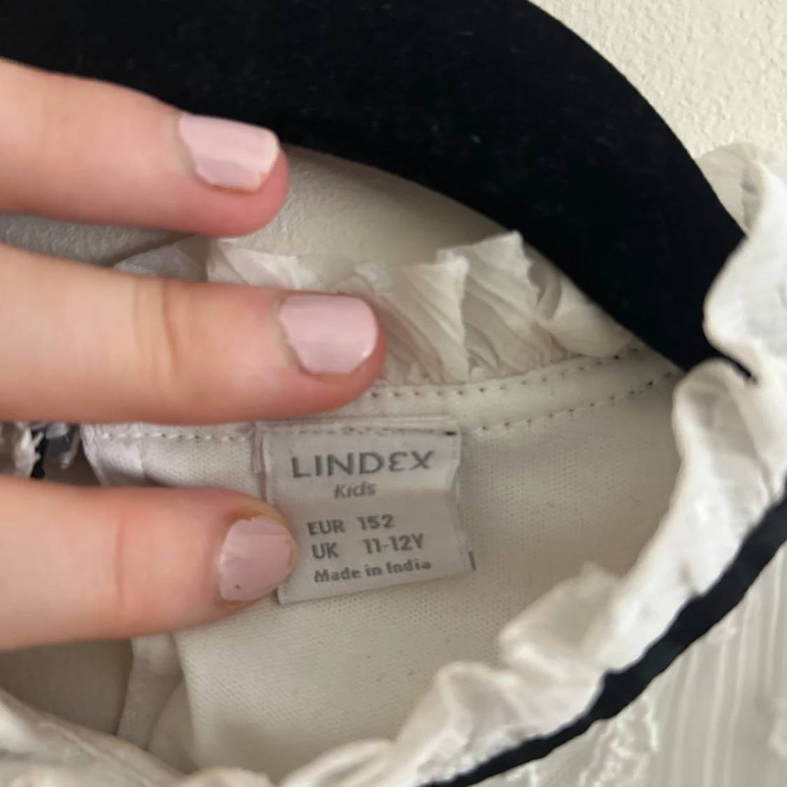 Unik blus med fina detaljer - 2