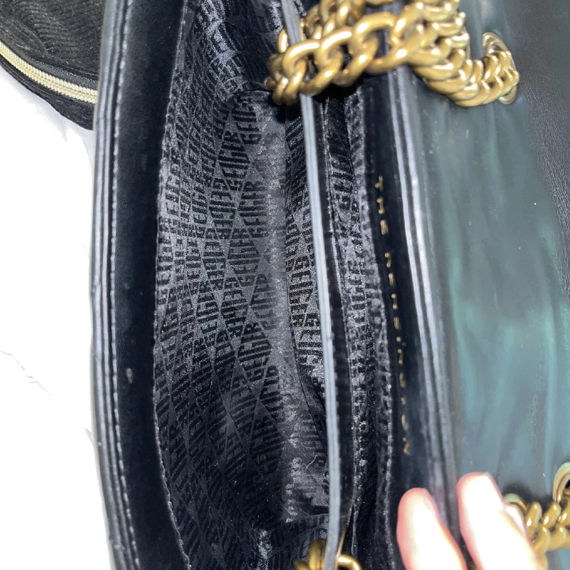 Svart quiltad axelväska från Kurt Geiger - 2