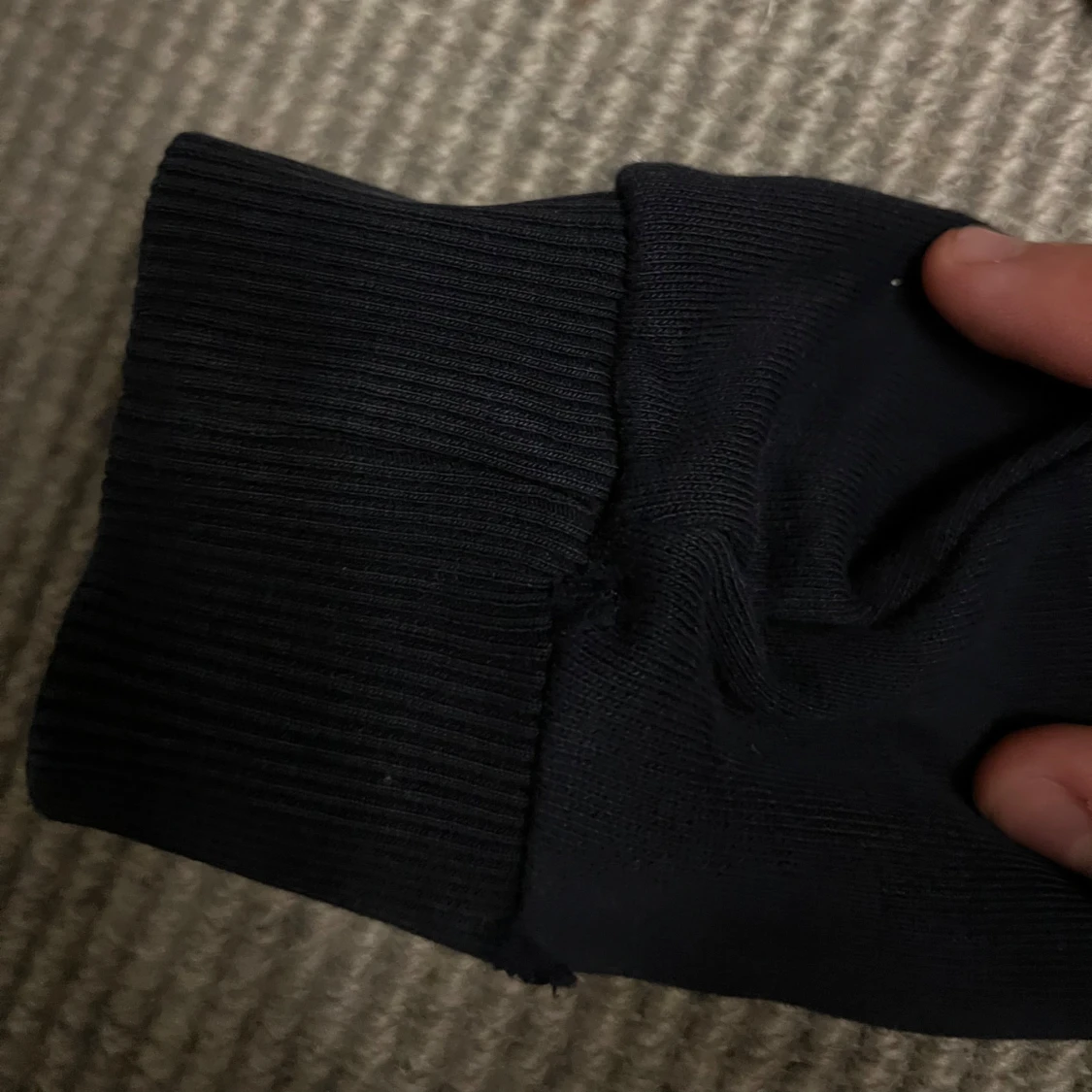 Marin blå hoodie från Les Deux med tryck - 4