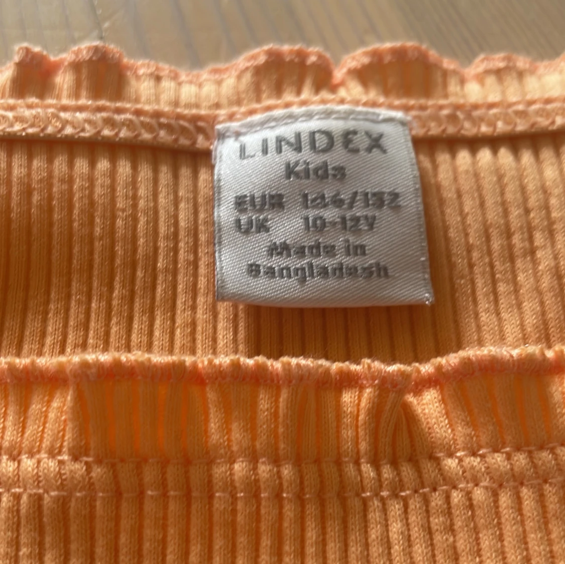 Ribbad orange topp från Lindex - 1