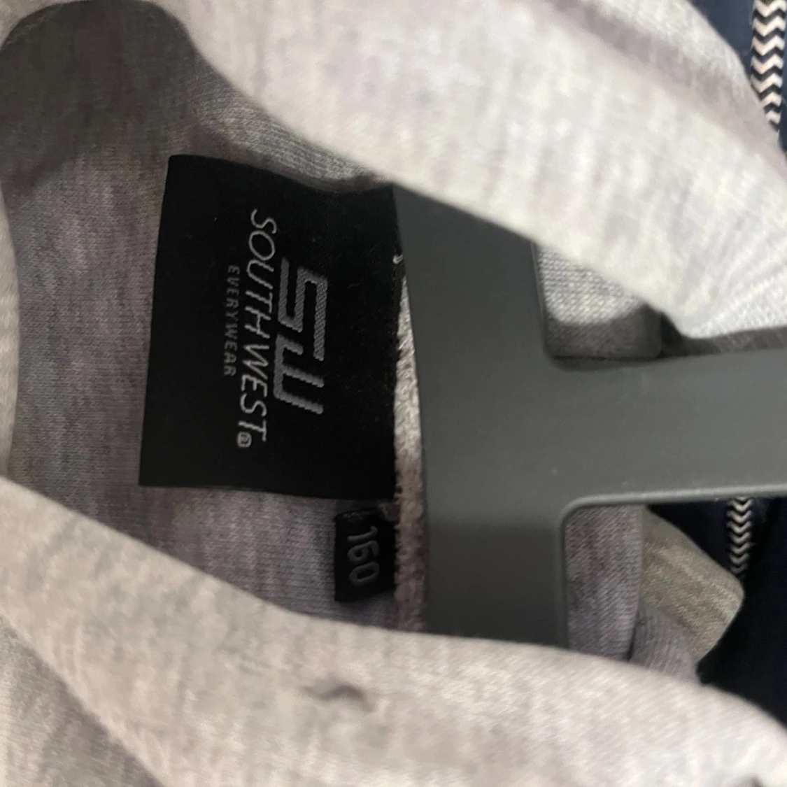 Grå hoodie från South West - 2