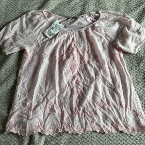 Snygg blus💘💘 - Jättesnygg blus, helt ny med prislapp 💗💗