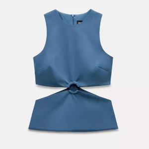 Zara topp - Säljer denna blå Zara topp som är helt ny och endast testad. Har lapparna kvar! Nypris 329kr och priset går att diskutera vid rimliga prisförslag! Skriv för bilder på toppen. (Tror inte den finns kvar längre på hemsidan)💕