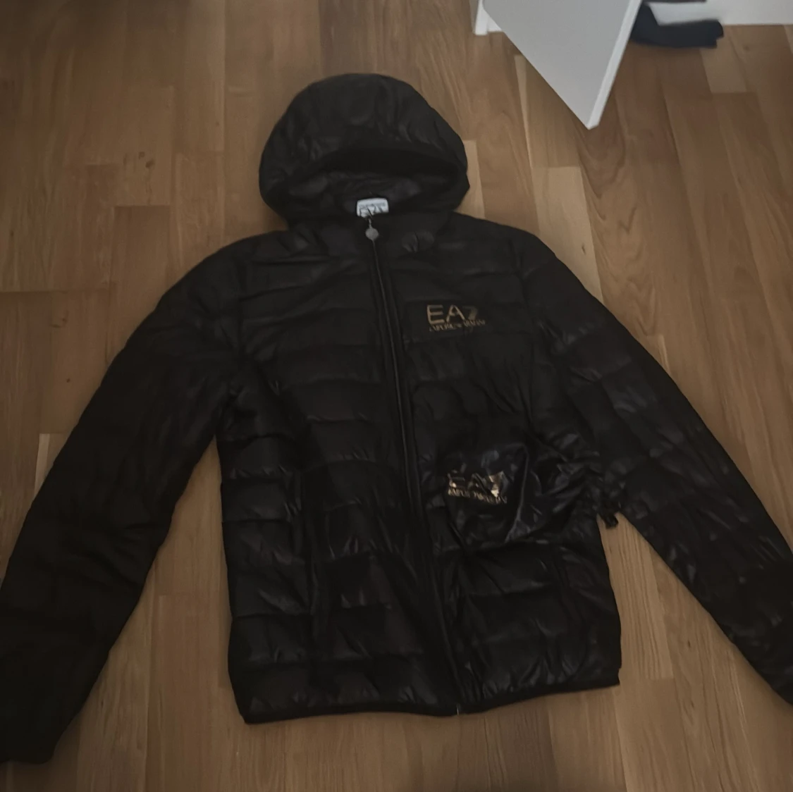 Svart pufferjacka från EA7 Armani helt ny
