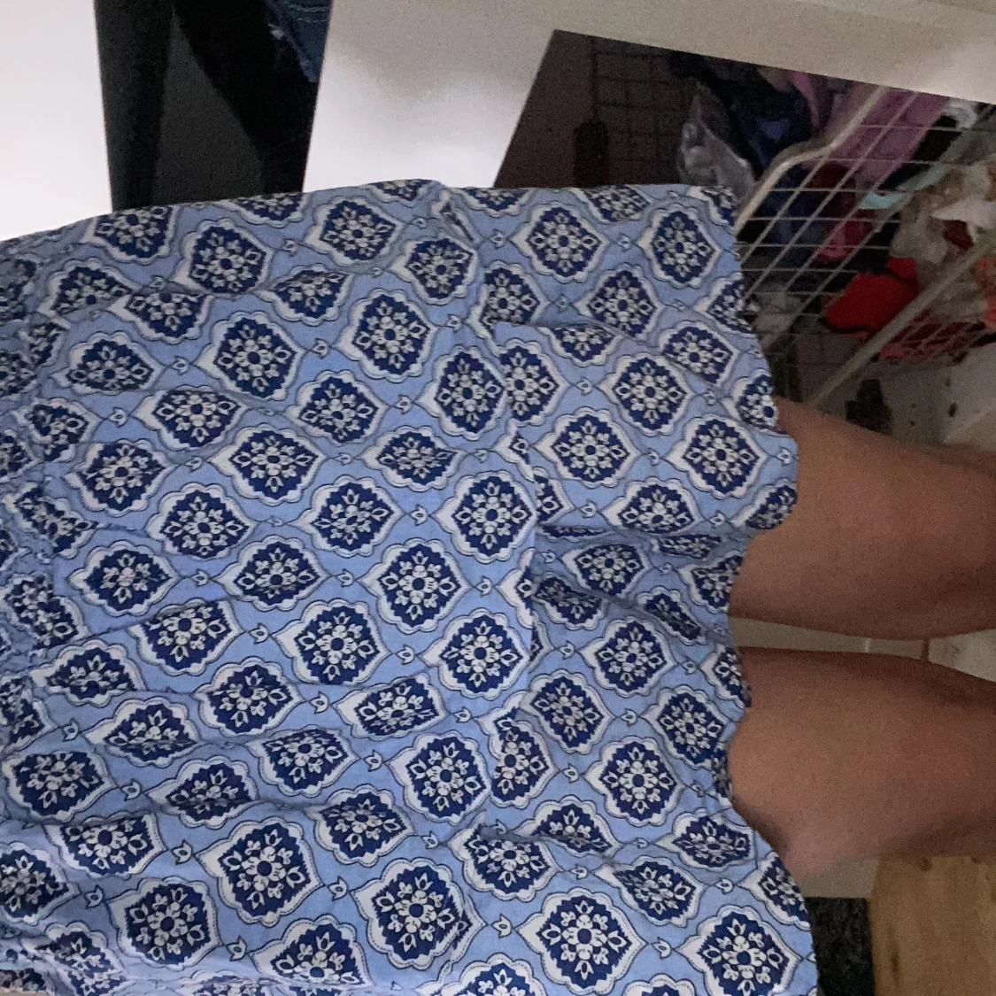 Blå mönstrad kortkjol med resår - 2