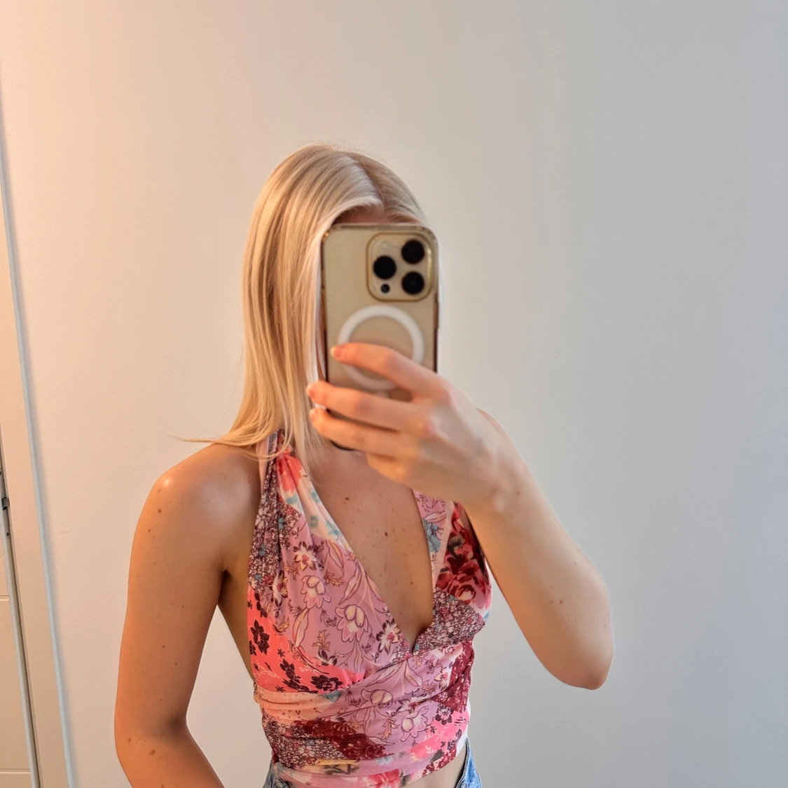 Blommig halterneck croppad topp - 1