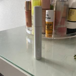 XLASH Pro ögonfransserum - XLASH Pro ögonfransserum. Säljer pågrund av att jag har typ tre till oöppnade. Den är aldrig använd och i super bra sick. Köporder den för drygt 500kr
