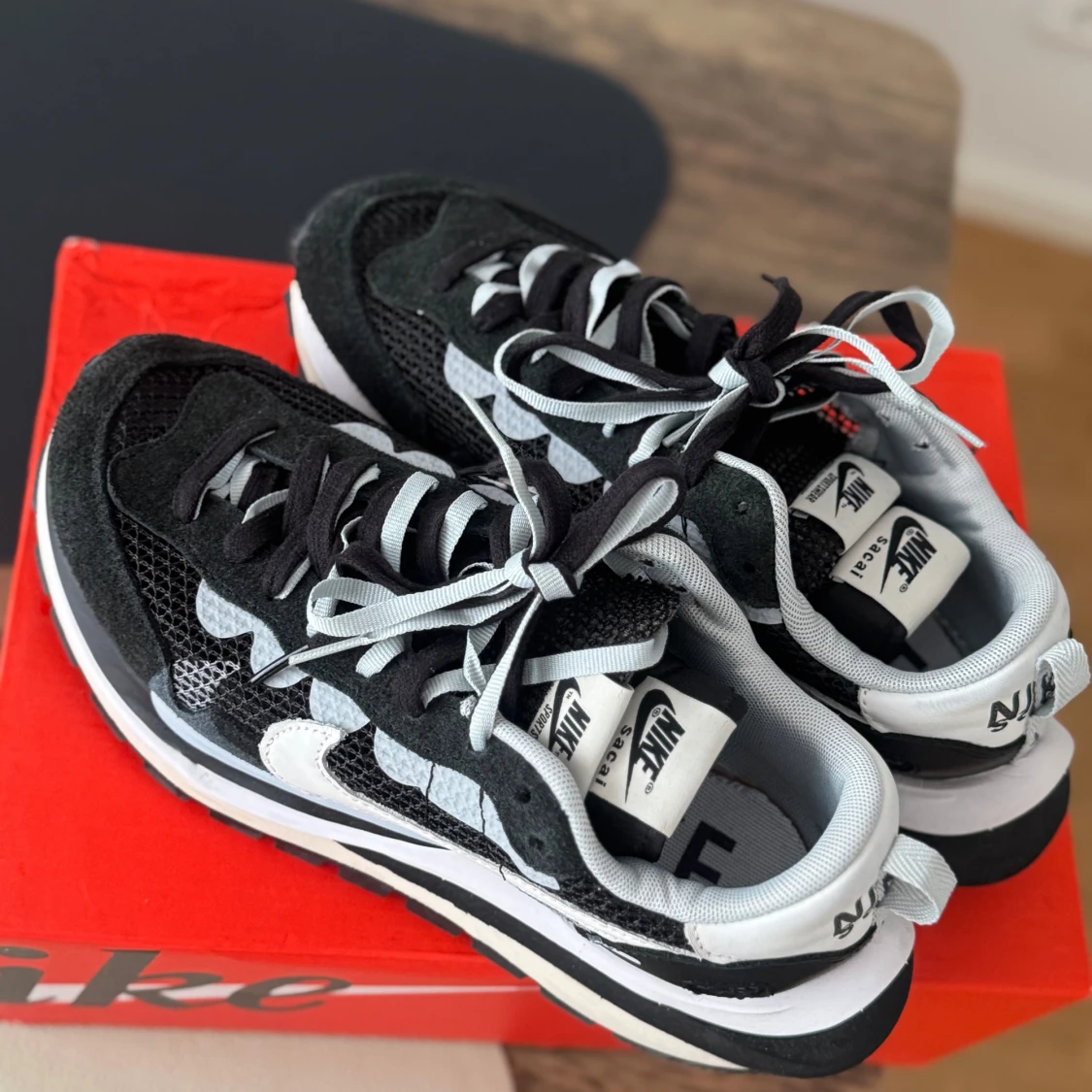 Nike x Sacai svartvita sneakers - 1