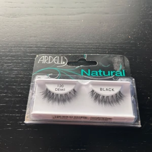 Ardell Natural 120 Demi lösögonfransar - Ardell Natural 120 Demi lösögonfransar i svart färg.