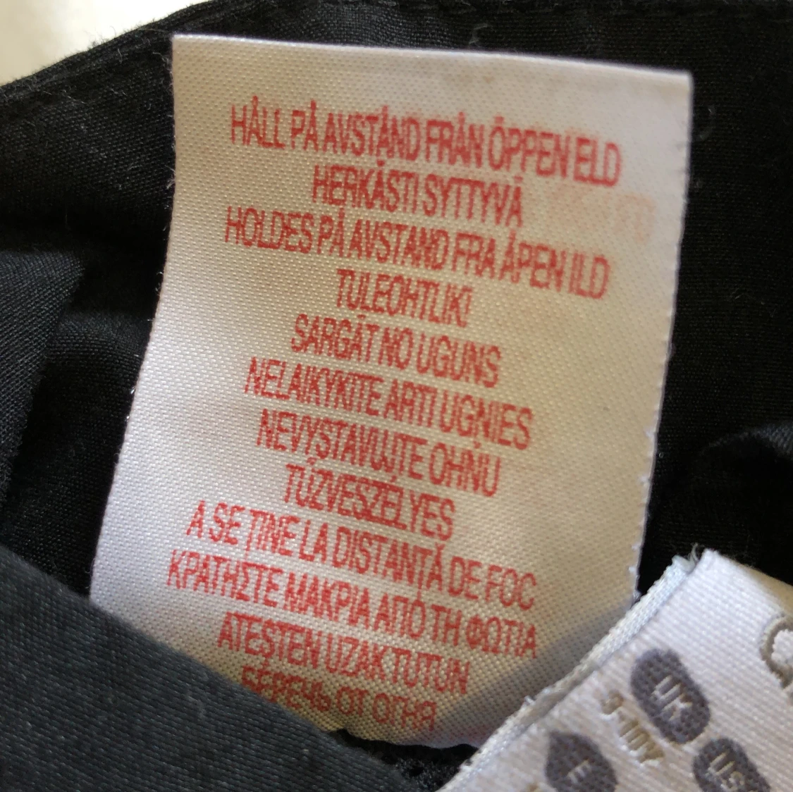 Adidas röd och svart vindjacka - 2