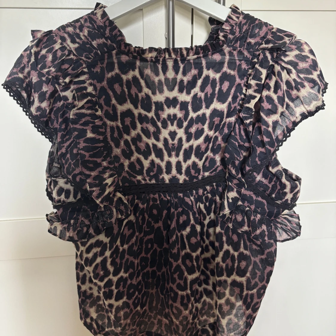 leopard blus Neo Noir - 3