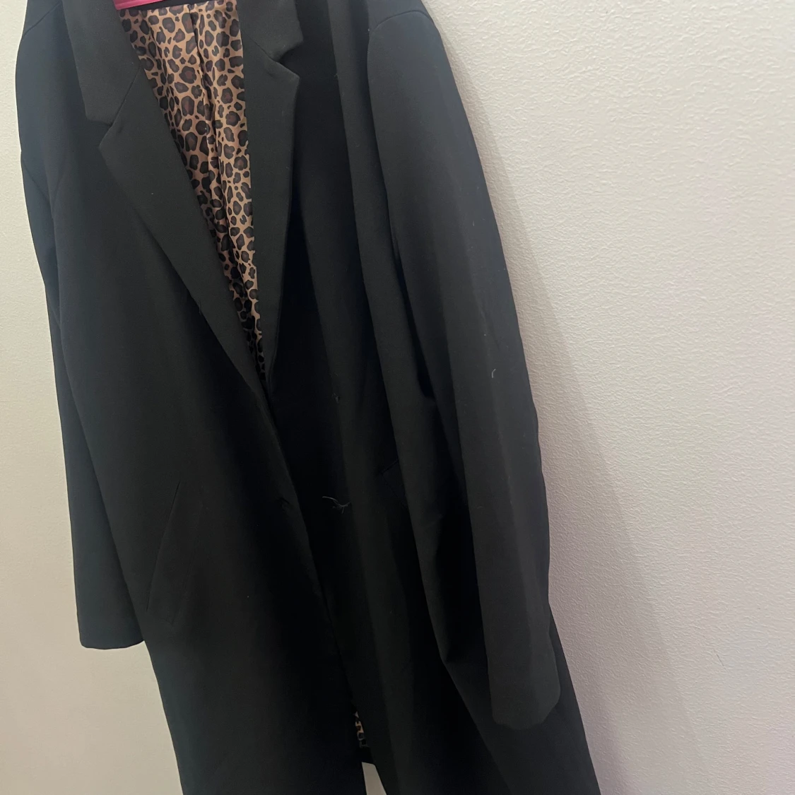 Svart kappa från Ellos med leopardfoder - 1