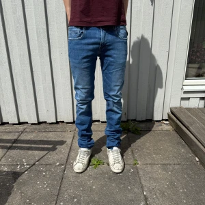 Replay Anbass jeans - Replay jeans - Modell: Anbass - Storlek: W30/L36 - Skick: 9/10 - Nypris runt 2000kr