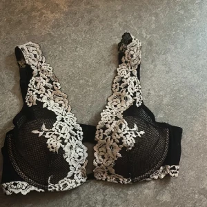 Intimissimi bh  - Superfin, kommer dock tyvärr inte till användning, passar mig som har 75B