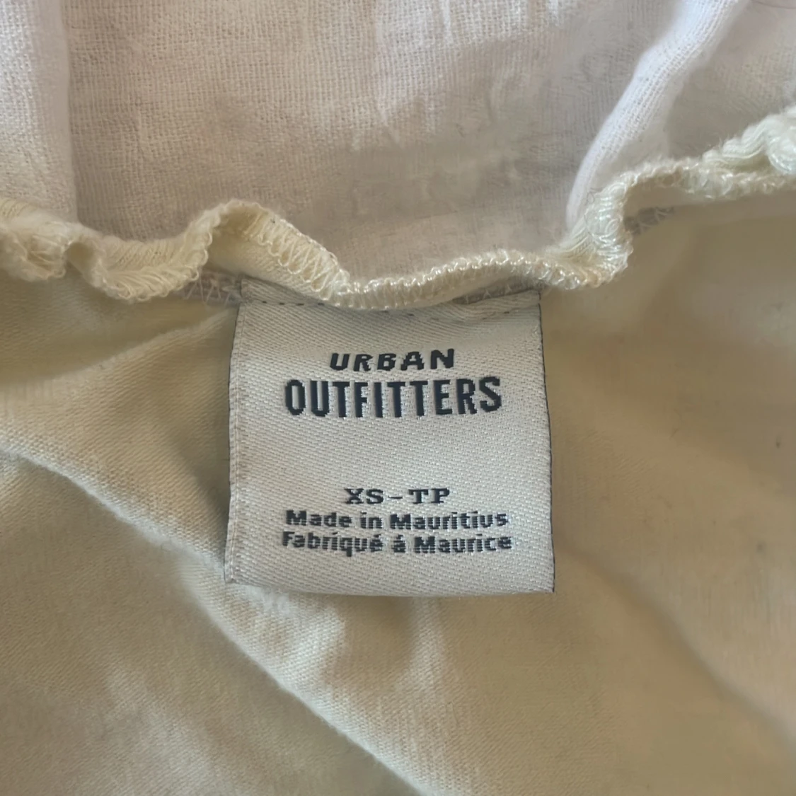 Ljusgul linnetopp från Urban Outfitters - 2