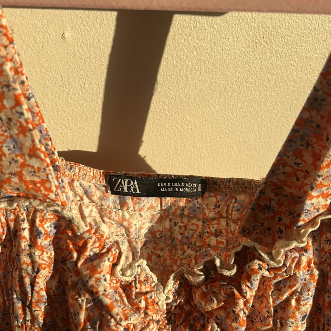 Blommig kort klänning från Zara - 1