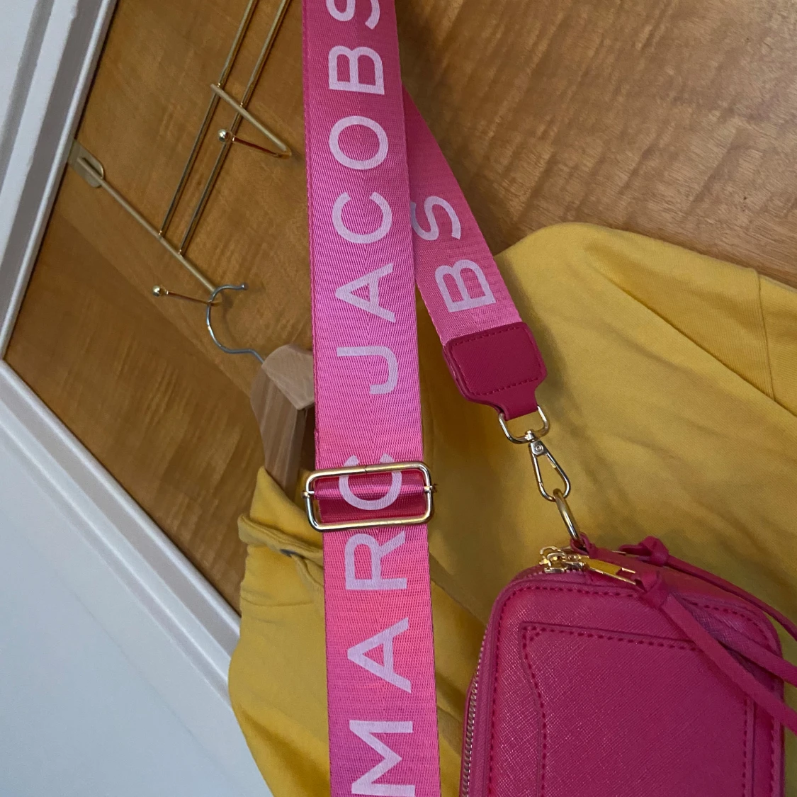 Rosa axelväska från Marc Jacobs - 1