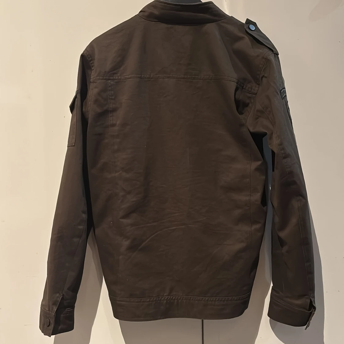 Mörkgrön militärinspirerad jacka - 1