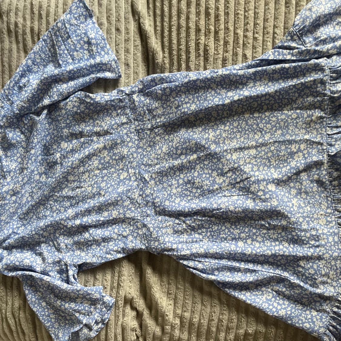 Blommig blå klänning från gekås - 1