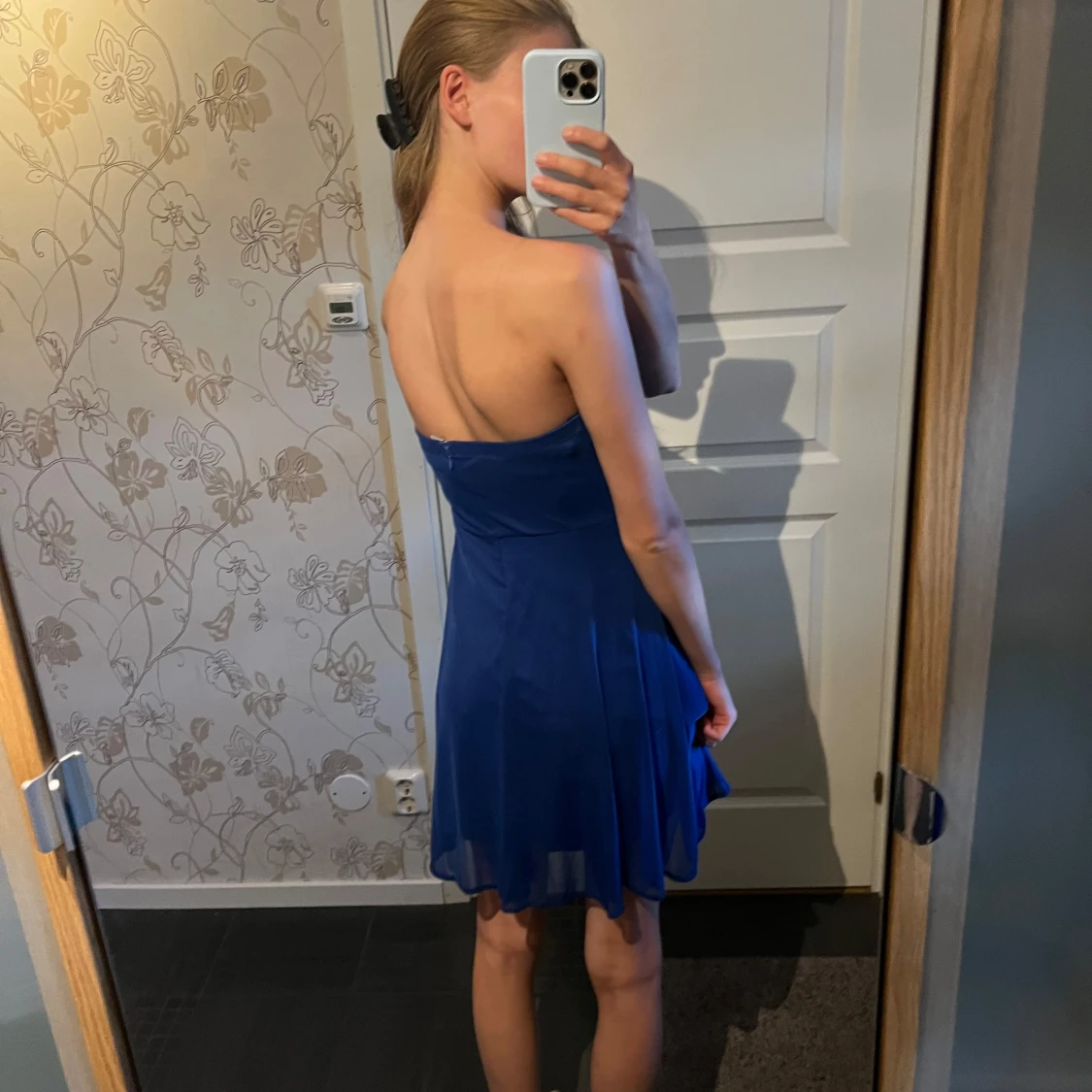 Blå axelbandslös klänning Jeane Blush - 1