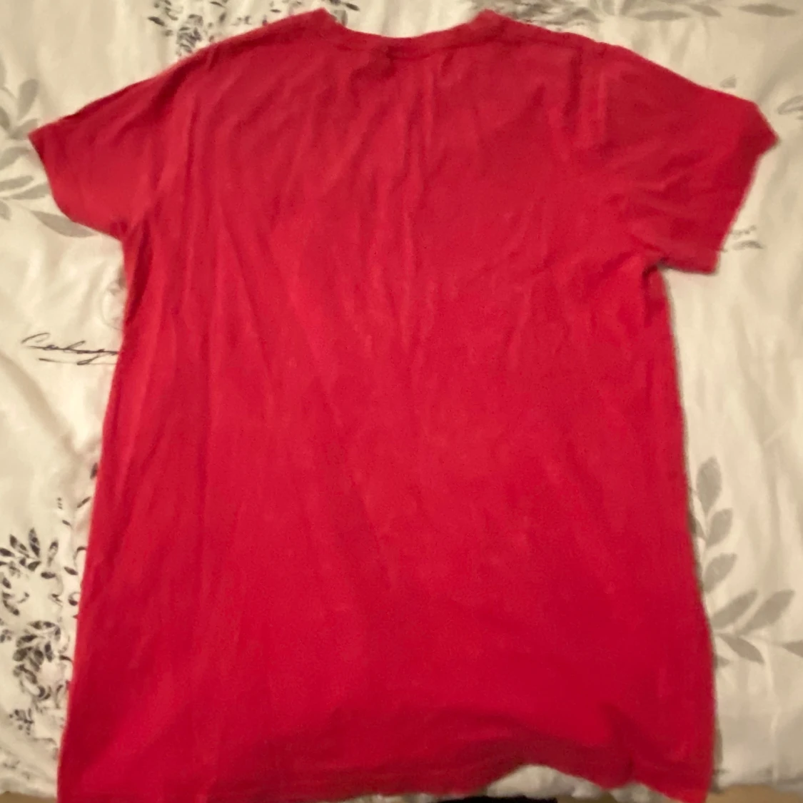 Röd t-shirt från GANT, regular fit - 2
