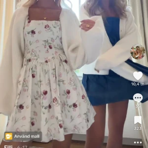 Klänning Gina tricot - Så fin blommig klänning från Gina tricot🩷 endast använd en gång så precis som ny☺️