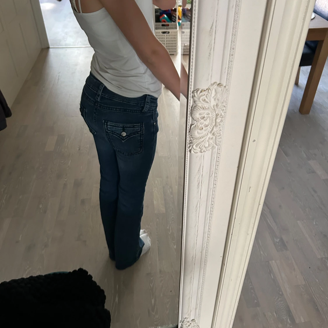 Mörk Blå jeans low west - 1