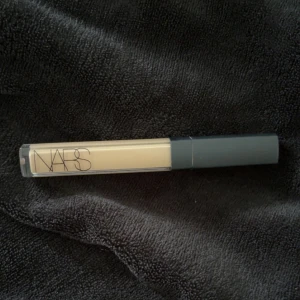 Nars concealer  - NARS Radiant Creamy Concealer färgen café conleche light 2.6 ord pris 425kr