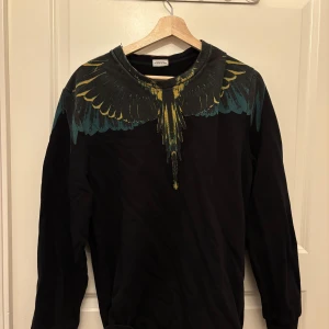 Marcelo Burlon tröja  - Marcelo burlon tröja skick 9/10 skriv om ni har frågor. 