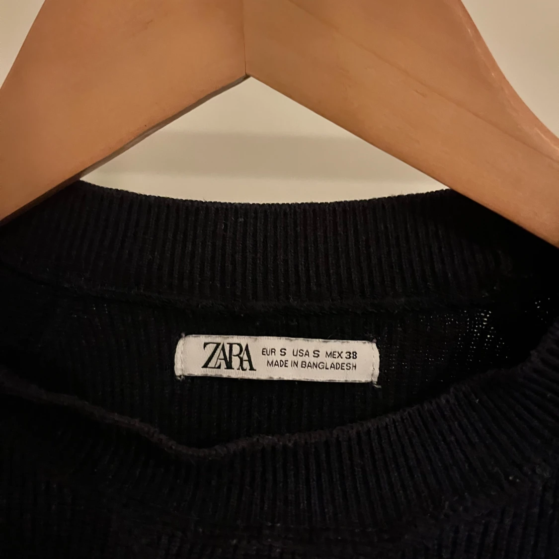 Mörkblå stickad tröja från Zara - 1