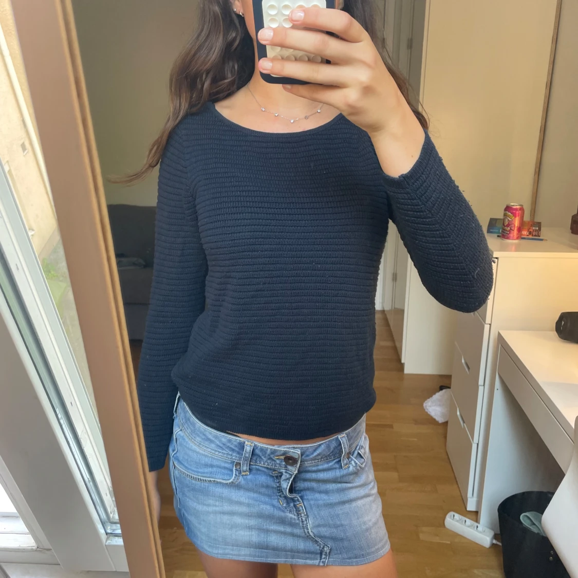 Mörkblå stickad tröja från Indiska