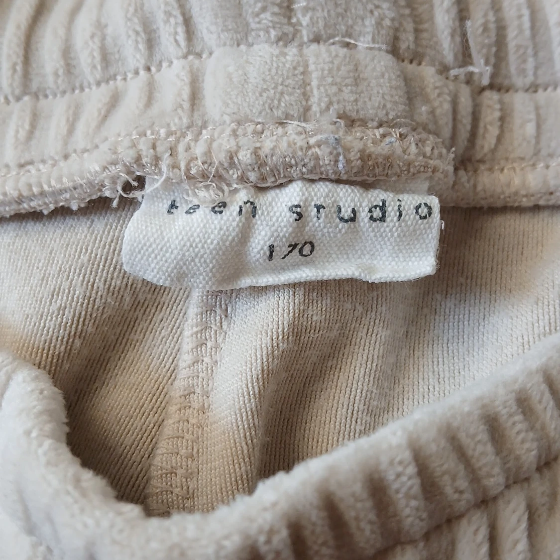 Beiga mjukisbyxor från Teen Studio - 2