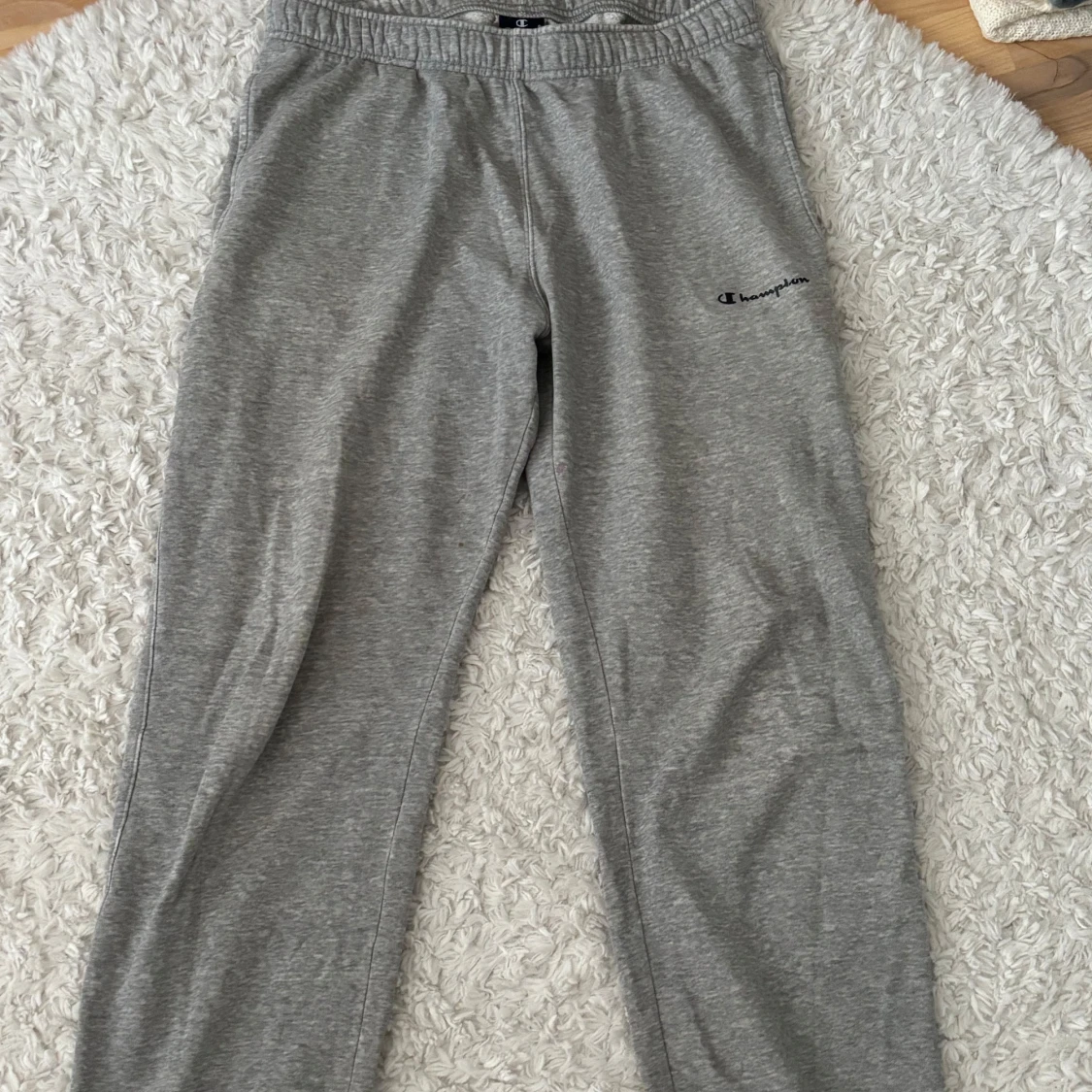 Grå mjukisbyxor från Champion  - 3