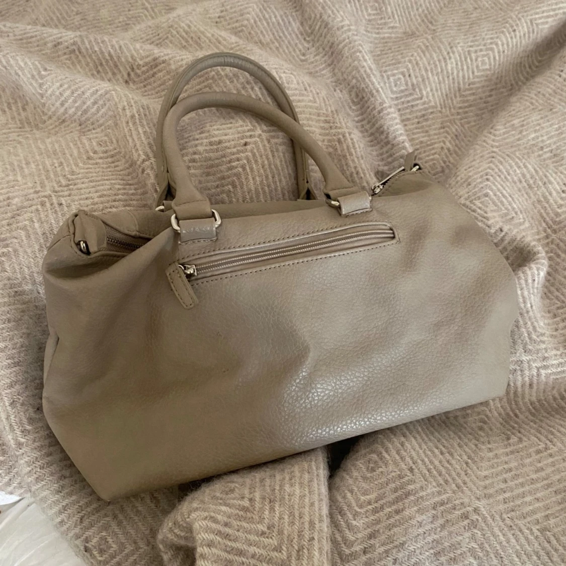 beige handväska - 2
