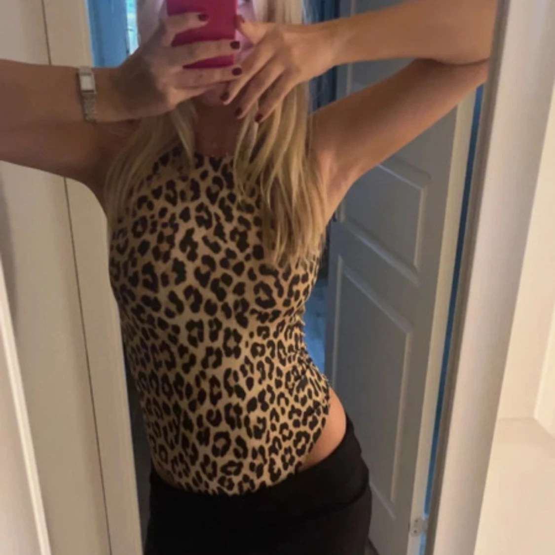 Leopard body