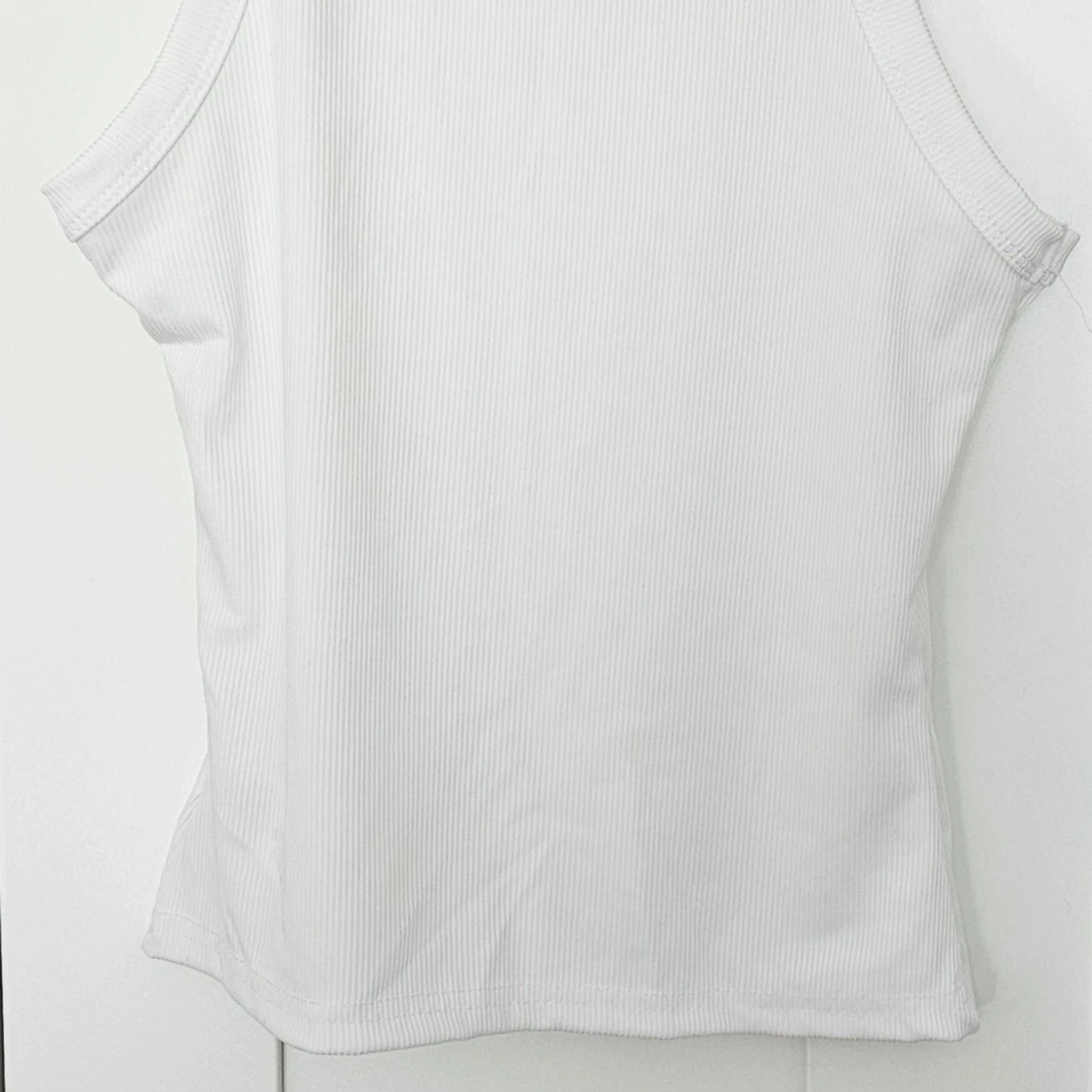 Vit ribbad linnetopp - 1