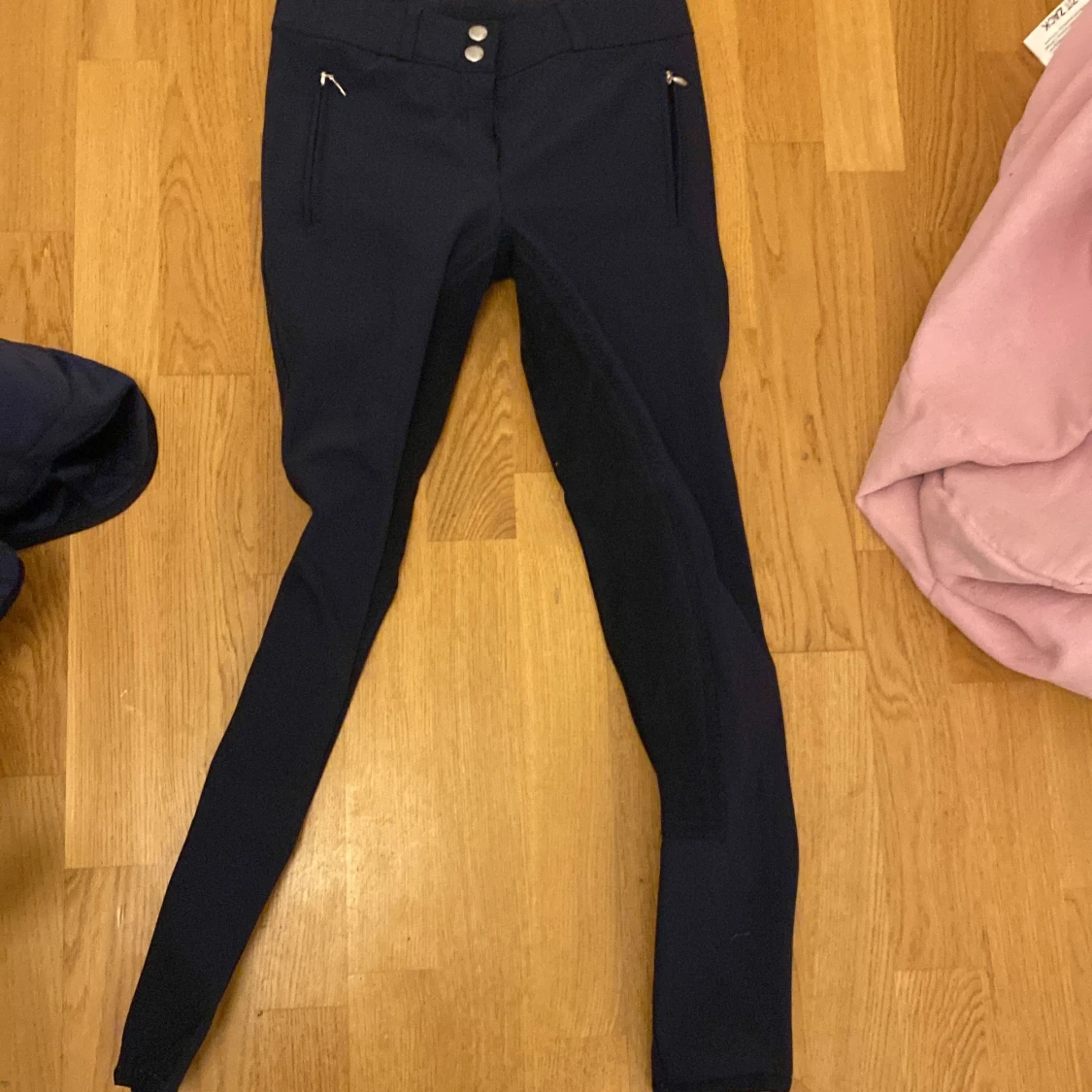 Mörkblå ridbyxor från CRW