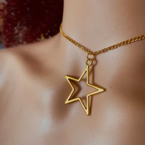 By prisförslag- halsband guld stjärna  - By prisförslag- halsband guld stjärna. Finns även i silver