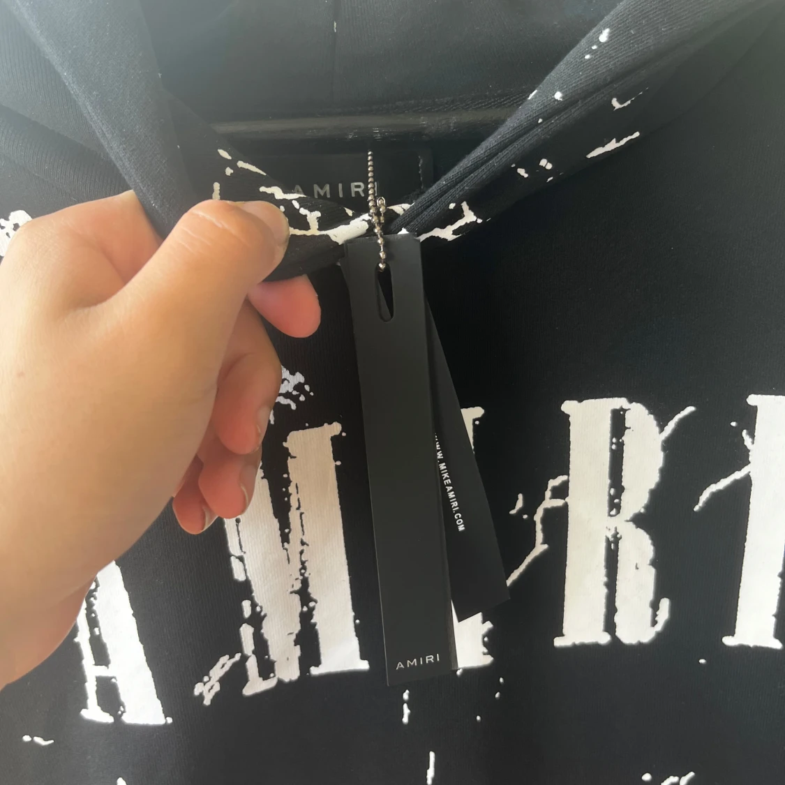 Svart hoodie från Amiri med vit mönster - 3