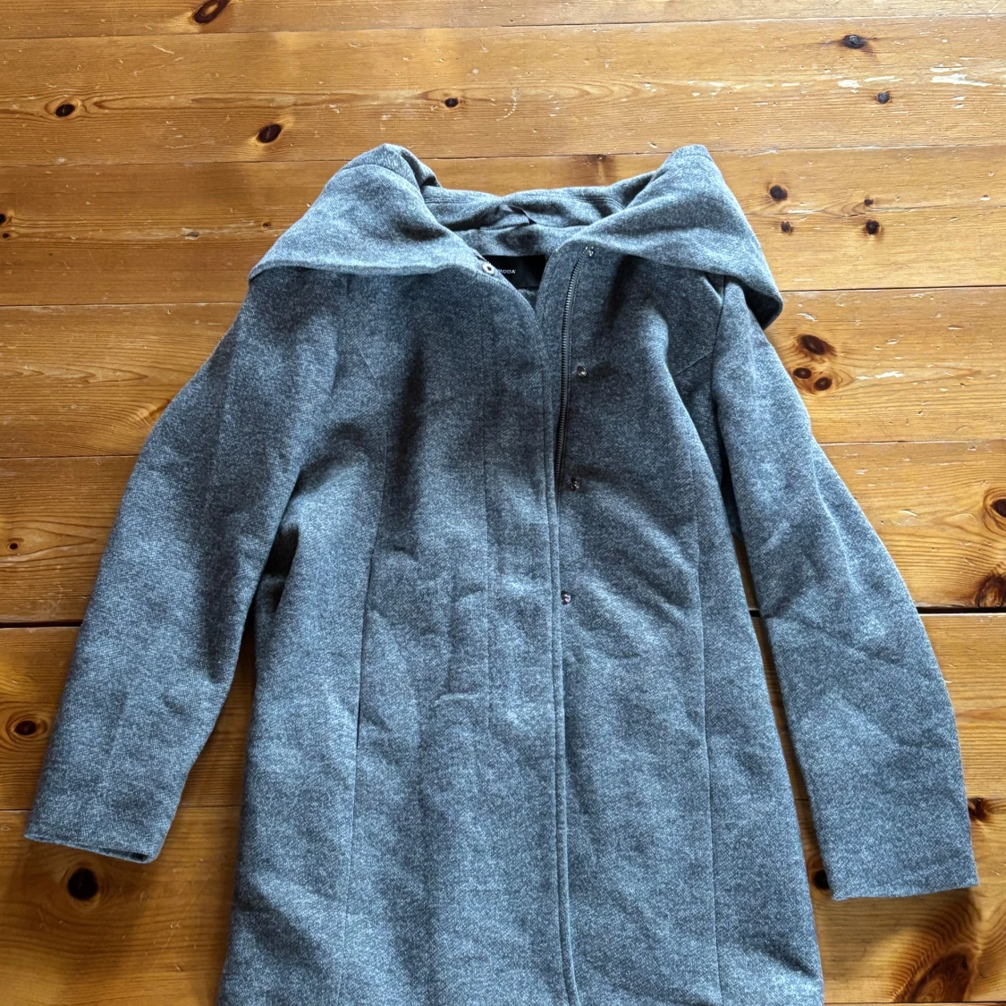 Grå kappa  från Vero Moda